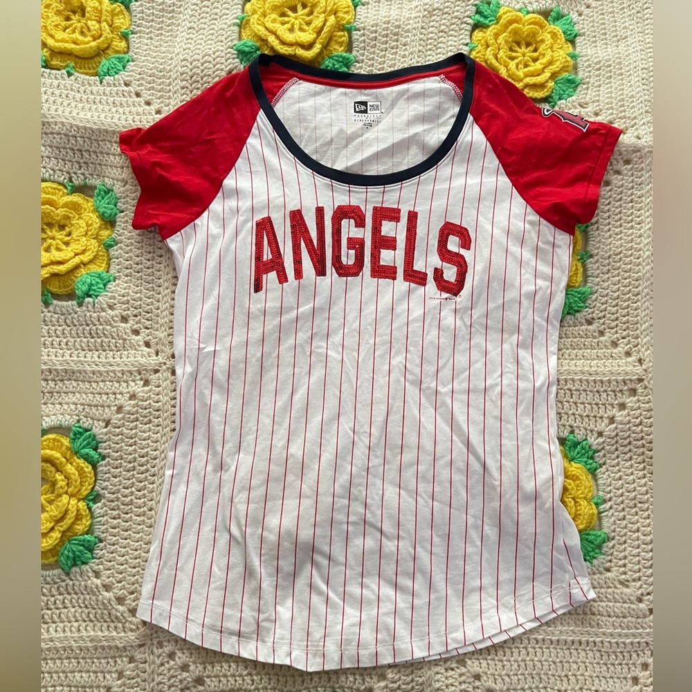 Women's Los Angeles Angels New Era Red Team Stripe T-Shirt. - Picture 2 of 9